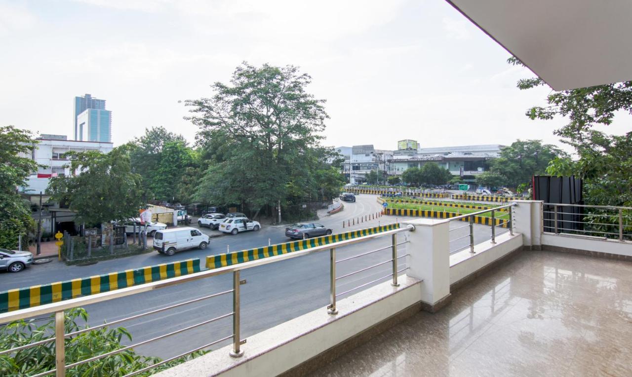 Treebo Swastika Premium Hotel Noida Kültér fotó